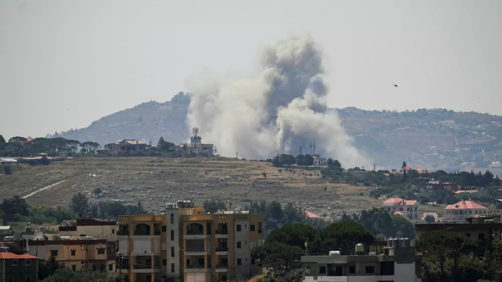 Smoke billows from southern Lebanon, following Israeli strikes, as seen from Nabatieh, Lebanon, June 8, 2026. REUTERS/Stringer