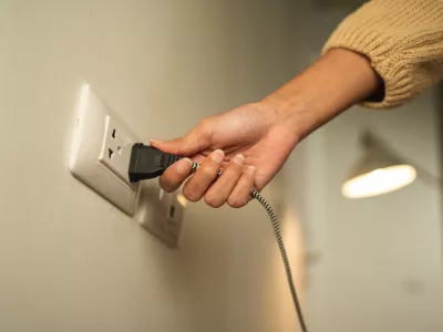 kabel, vtičnica