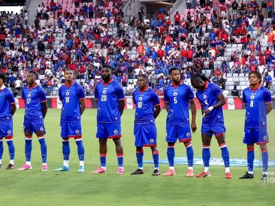 June 5, 2026, Miami, Florida, USA: The Haiti starting eleven line up for the national anthem prior to the International friendly soccer match between Haiti and Peru.,Fotografija: 1108207101, Licenca: Rights-managed, Omejitve:, Izdaja modela: no 