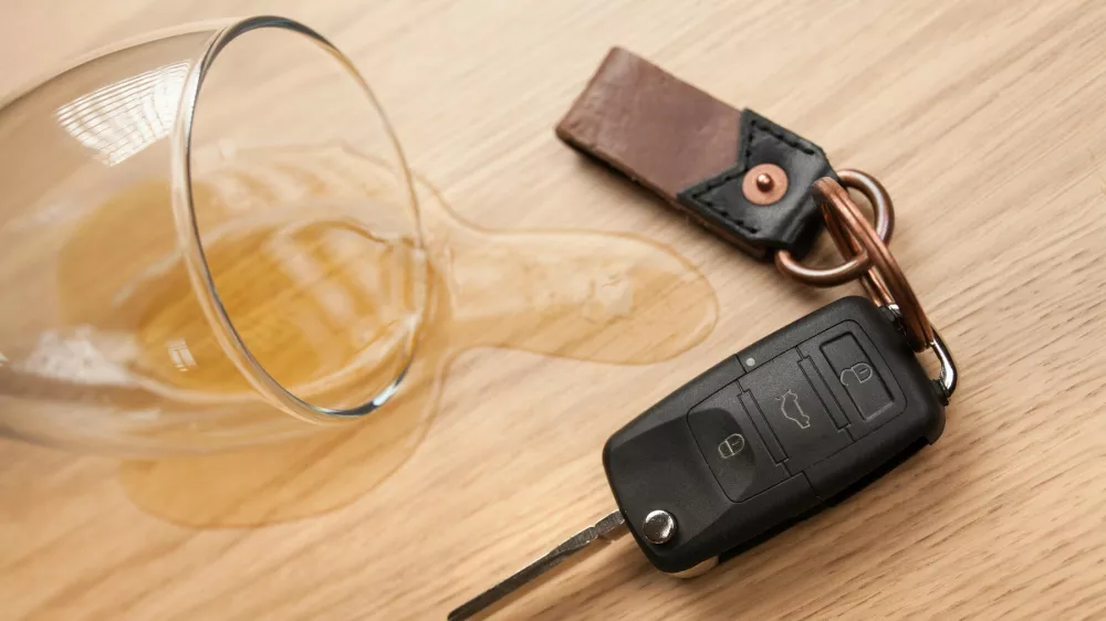 Alkohol, ključi, avto, vožnja. Foto: Profimedia