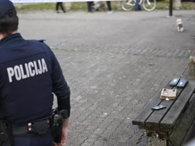 Policija - simbolična fotografijauboj - umornožsmrtonosno orožje 06.03.2026 Brnik - Streljanje policistov na storilca z nožem - Fužine - napad na policiste Foto: Nik Erik Neubauer