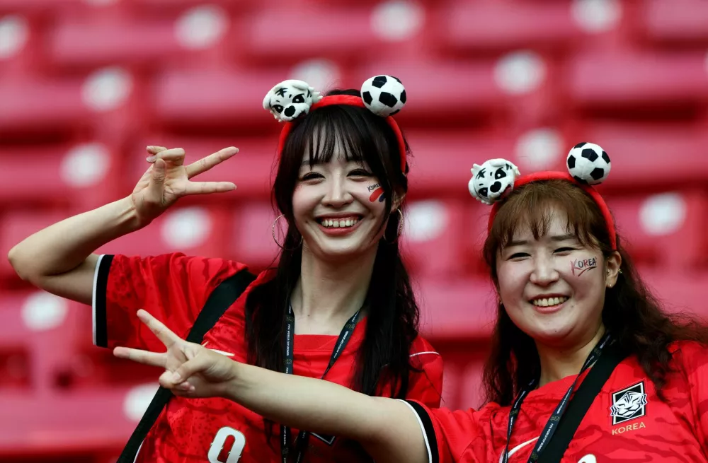 Soccer Football - FIFA World Cup 2026 - Group A - South Korea v Czech Republic - Estadio Guadalajara, Guadalajara, Mexico - June 11, 2026 South Korea fans inside the stadium before the match REUTERS/Paul Childs / Foto: Paul Childs