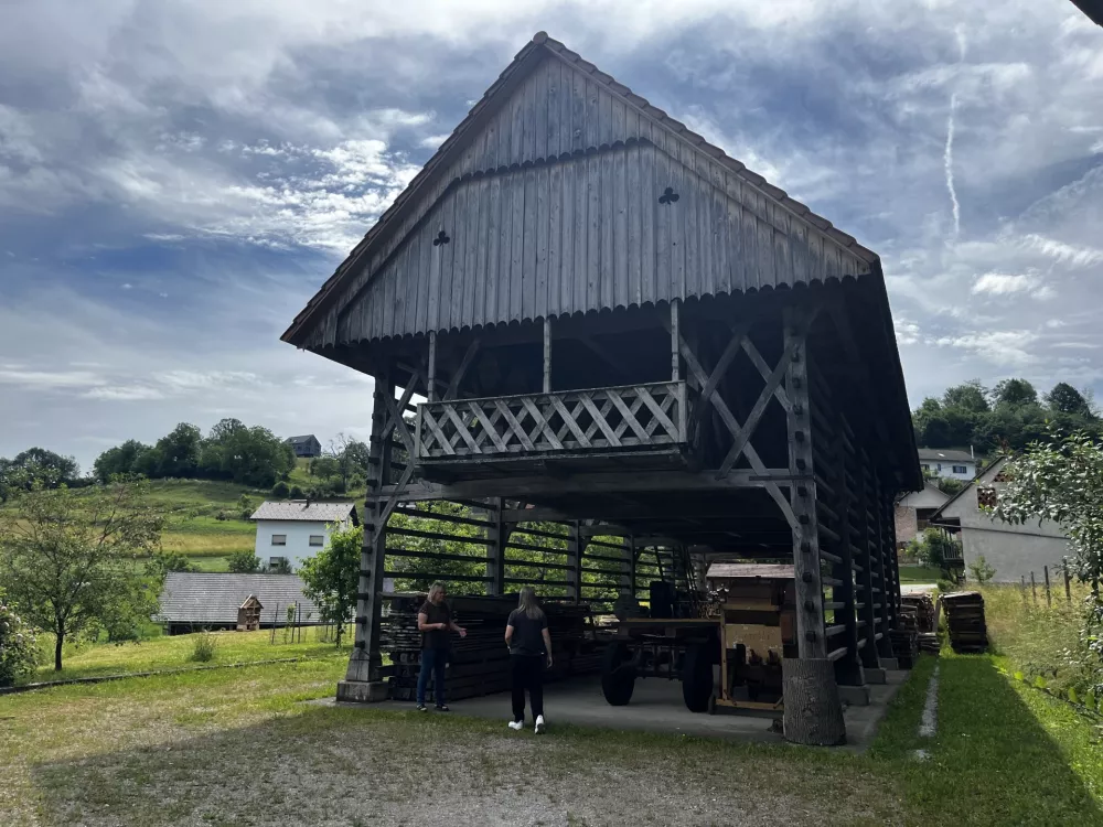 &Scaron;kofljica in Lavrica