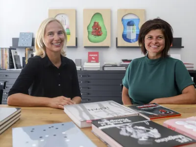 Barbara Čeferin, predsednica organizacijskega in kuratorskega odbora, Fernanda Prado Verčič, direktorica festivala Kranj Foto Fest - 03.08.2022 &ndash; 2. Mednarodni festival sodobne fotografije Kranj Foto Fest 2022 - intervju z direktorico festivala Fernando Prado Verčič in predsednico festivala Barbaro Čeferin //FOTO: Jaka Gasar