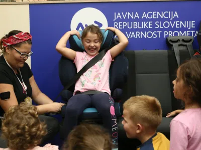 Polovica vseh otrok, v desetih letih umrlih v prometu v EU, je bila sopotnikov v vozilu. Nepravilna uporaba varnostnih sedežev je &scaron;e vedno velik problem. Foto: Luka Cjuha&nbsp;