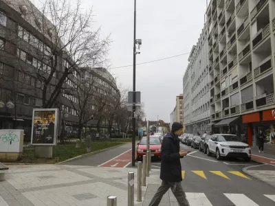 &ndash; Kolodvorska &ndash; Čufarjeva ulica pri RTV - nadzorna kamera- 29.02.2024 - Podjetje LPT izvaja videonadzor na področju Mestne občine Ljubljana &ndash; videonadzor &ndash; nadzorne kamere brez ustreznih oznak - //FOTO: Luka Cjuha