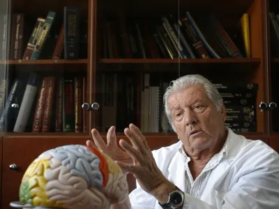 dr. Vinko Dolenc - nevrokirurg//FOTO: Tomaž Skale