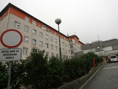 - Splo&scaron;na bolni&scaron;nica Jesenice.-     ///FOTO: Luka Cjuha