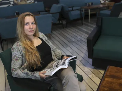 Striparka Katarina &Scaron;eme s svojim literarno-vizualnim prvencem Sumatra &ndash; Leto na tropskem otoku.