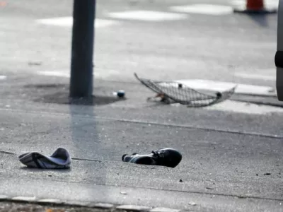 prometna nesreča v kateri so bili udeleženi tudi policisti na križi&scaron;ču Zalo&scaron;ke in Kajuhove ceste.foto: Bojan Velikonja