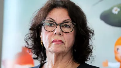 Ljubljana, GH Union.Novinarska konferenca projekta Botrstvo v Sloveniji o opravljenem delu, sistemskih resitvah, predlogih za brezplacno pravno pomoc in posledicah revscine na razvoj otrok.Predsednica ZPM Ljubljana Moste-Polje Anita Ogulin.