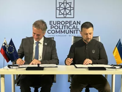 Robert Golob in Volodimir Zelenski sta podpisala varnostni sporazum. 