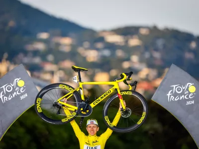 Francija, Nica.Zadnja etapa in slovesnost ob zakljucku kolesarske dirke po Franciji Monaco - Nica (33,7 km/voznja na cas).Zmagovalec Toura 2024 Tadej Pogacar.