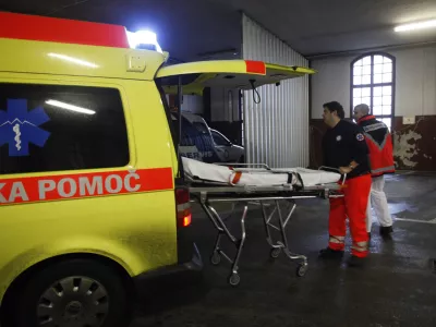 re&scaron;evalno vozilo (re&scaron;ilec)- Re&scaron;evalna postaja UKC v Ljubljani, preshopitalna enota nujne medicinske pomoči - re&scaron;evalci, Zalo&scaron;ka 25,  ///FOTO: Luka Cjuha