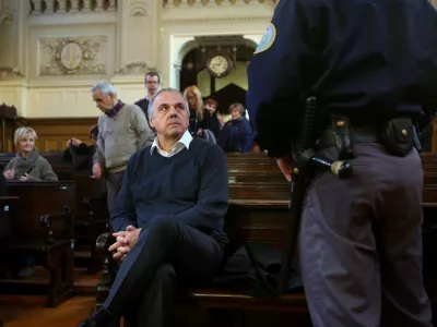 Milko Novič na sodi&scaron;ču- 11.11.2015 - sojenje zoper Milka Noviča, obtoženega umora direktorja Kemijskega in&scaron;tituta Janka Jamnika - Jamnika so ustrelili 16. decembra 2014, ko se je pripeljal na parkirni prostor gostinskega lokala na ljubljanskem Viču, vozilo zaklenil in se odpravil proti lokalu. Storilec je Jamniku pri&scaron;el za hrbet in ga dvakrat, brez opozorila, ustrelil v glavo.//FOTO: Bojan Velikonja