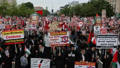 Na ulicah Washingtona je več tisoč ljudi protestiralo proti Netanjahuju, med njimi tudi ameri&scaron;ki ultraortodoksni Judje.&nbsp;