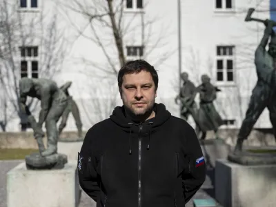 Bo&scaron;tjan Kurent, muzejski kustos- 17.03.2023 - Park voja&scaron;ke zgodovine Pivka &ndash; voja&scaron;ki muzej, nacionalna tankovsko-artilerijska zbirka z oklepnimi in drugimi voja&scaron;kimi vozili iz druge svetovne, hladne in slovenske osamosvojitvene vojne //FOTO: Nik Erik Neubauer