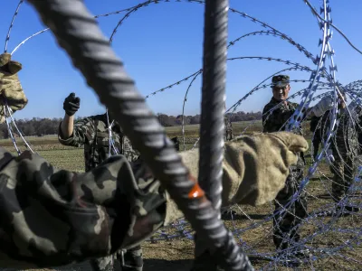 Na ministrstvu izpolnjujejo koalicijsko zavezo, da bodo odstranili leta 2015 postavljeno ograjo na slovensko-hrva&scaron;ki meji, kajti ograja ne preprečuje nezakonitih prehodov meje, ima pa &scaron;tevilne negativne posledice.