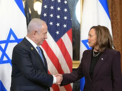 HANDOUT - 25 July 2024, US, Washington: Prime Minister of Israel Benjamin Netanyahu (L)&nbsp;meets with US Vice President Kamala Harris at the White House. Photo: Amos Ben-Gershom/GPO/dpa - ATTENTION: editorial use only and only if the credit mentioned above is referenced in full