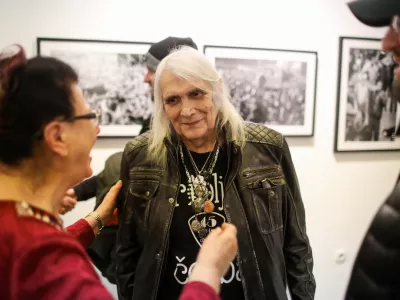 Bora Đorđević, pevec skupine Riblja čorba, - 28.02.2024 - Galerija Photon - pop-up razstava srbskega fotografa Dragana Teodorovića &ndash; Zeke z naslovom To so bili neki lep&scaron;i in srečnej&scaron;i časi - 40 let spremljanja skupin jugoslovanske rock scene //FOTO: Bojan Velikonja