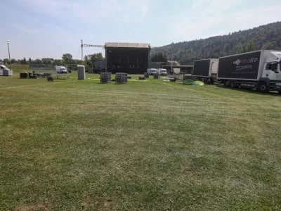 Pospravljanje prizori&scaron;ča01.09.2024 - veliki koncert Magnifica ob 30. obletnici njegovega samostojnega delovanja, 31. avgust Stanežiče.FOTO: Luka Cjuha