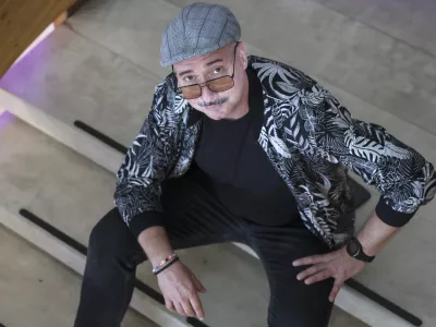 Robert Pikl: Želja po znanju &scaron;e kar ostaja, je pa res, da imam kitaro v rokah vsak dan. &Scaron;e vedno. Foto: Jaka Gasar