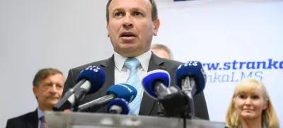 Ljubljana, prostori stranke LMS.Podpis dogovora o sodelovanju poslancev italijanske in madzarske narodne skupnosti s koalicijskimi strankami vlade za mandatno obdobje 2018-2022.Poslanec Madzarske narodne skupnosti Ferenc Horvath.