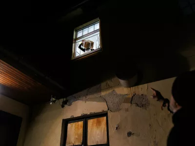 predstava Kje mi živimorežiser Bor RavbarSlovensko mladinsko gledali&scaron;čeFotografija: Matej Pov&scaron;e