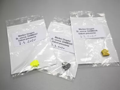 Analize psihoaktivnih snovi izvajajo v Nacionalnem laboratoriju za zdravje, okolje in hrano (NLZOH) z ustrezno instrumentalno opremo. Foto: Matjaž Ru&scaron;t