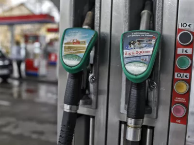 Bencinska &Auml;ŤrpalkaFOTO: JAKA GASAR / NEDELJSKI