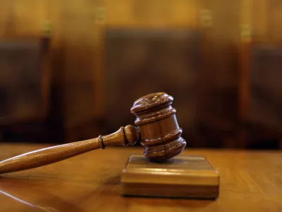 - simbolična fotografija - Ustavno sodi&scaron;če RS - sodni&scaron;ko kladivo - simbol sodstva - pravosodje - pravo - pravičnost - pravica - pravni sistem - tožilstvo - sodna oblast - sodi&scaron;ča -//FOTO: Jaka Gasar