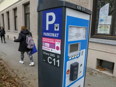 - 24.11.2022 - Parkomat - parkirni avtomat v Ljubljani - Tabor&nbsp;//FOTO: Luka Cjuha