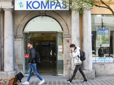 Obstaja pomembna negotovost, ki lahko vzbudi dvom o sposobnosti Kompasa, da nadaljuje kot delujoče podjetje, so opozorili revizorji iz ugledne revizorske hi&scaron;e PricewaterhouseCoopers. Foto: Bojan Velikonja&nbsp;