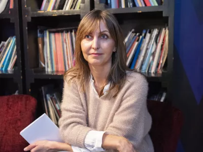 - 03.01.2024 - Milijana Cunta, pesnica - dobitnica nagrade Pre&scaron;ernovega sklada 2024 za pesni&scaron;ko zbirko z naslovom Nekajkrat smo za&scaron;li, zdaj se vračamo (2023) //FOTO: Nik Erik Neubauer