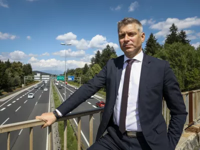 - 30.08.2022 &ndash; mag. Valentin Hajdinjak, predsednik uprave DARS, Družba za avtoceste v Republiki Sloveniji  //FOTO: Luka CjuhaOPOMBA: INTERVJU ZA OBJEKTIV 2022