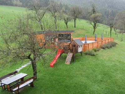 Metulova oaza vode: zunanji bazen in savne.&nbsp;Foto: Renata Picej