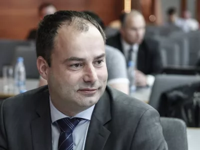 predsednik Uprave Zavarovalnice Triglav Andrej Slapar,- 09.06.2015 --- 40. skup&scaron;čina delničarjev Zavarovalnica Triglav - delničarji odločali o dividendi v predlagani vi&scaron;ini 2,5 evra, uprava - nadzorni svet (NS)  ///FOTO: Luka Cjuha.