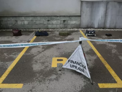 - simbolična fotografija - rezervirano parkiri&scaron;če - - - 13.04.2018 - Finančna uprava RS (FURS) - Dan odprtih vrat uradov Finančne uprave RS -  //FOTO: Luka Cjuha.