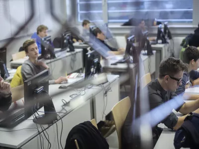 - 17.01.2015 - državno tekmovanje v računalni&scaron;kem razmi&scaron;ljanju in pismenosti Bober, na katerem se je pomerilo 400 najbolj&scaron;ih tekmovalcev in tekmovalk iz osnovnih in srednjih &scaron;ol - učenci - dijaki - računalni&scaron;tvo - &scaron;olstvo - izobraževanje  //FOTO: Jaka Gasar