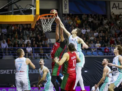 Luka &Scaron;čuka, Slovenija