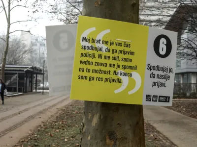 Kljub vsem težavam, ki žrtve čakajo med preiskavo in sojenjem, je vsakr&scaron;no nasilje treba prijaviti. Foto: Luka Cjuha&nbsp;