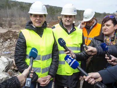 ministrica za infrastrukturo Alenka Bratu&scaron;ek- 27.03.2019 - infrastrukturni projekt Drugi tir - ogled gradnje dostopnih cest do trase novega železni&scaron;kega tira Divača-Koper, //FOTO: Matjaž Ru&scaron;t