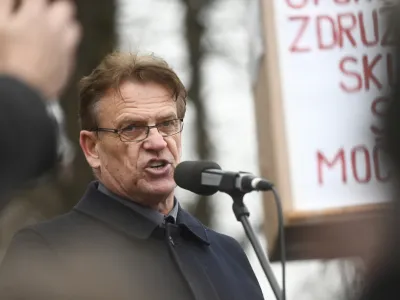 Pavel Rupar, pobudnik ljudske iniciative Glas upokojencev Slovenije in nekdanji poslanec SDS  - 01.03.2023 - Trg republike &ndash; drugi protestni shod upokojencev v organizaciji ljudske iniciative Glas upokojencev Slovenije; &ndash; upokojenci zahtevali vi&scaron;je pokojnine &ndash; protest  //FOTO: Nik Erik Neubauer