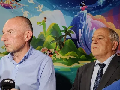 Ne gre za politično zamenjavo, je zatrdil Ale&scaron; &Scaron;abeder, predsednik sveta UKC Maribor (na sliki levo). Gre za politično zamenjavo, je vztrajal Anton Crnjac, ki s 30. septembrom zapu&scaron;ča direktorski položaj. Foto:&nbsp;Tomaž Klip&scaron;teter