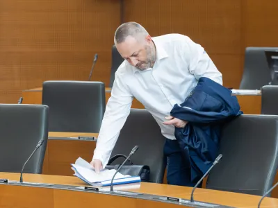 Minister za zdravje Danijel Be&scaron;ič Loredan je podpisal odstopno izjavo.