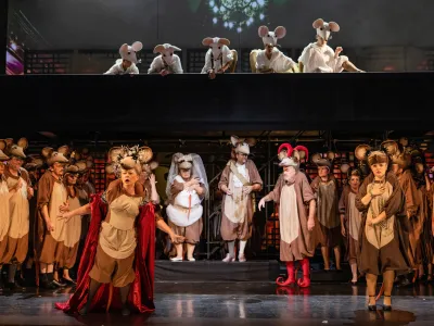 Mi&scaron;i v operni hi&scaron;i, opera skladatelja Alojza Ajdiča in libretista Vinka M&ouml;derndorferja Foto: Darja &Scaron;travs Tisu